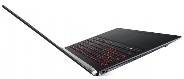 Aspire-V15-Nitro-Black-Edition-VN7-591_backlit-keyboard-side