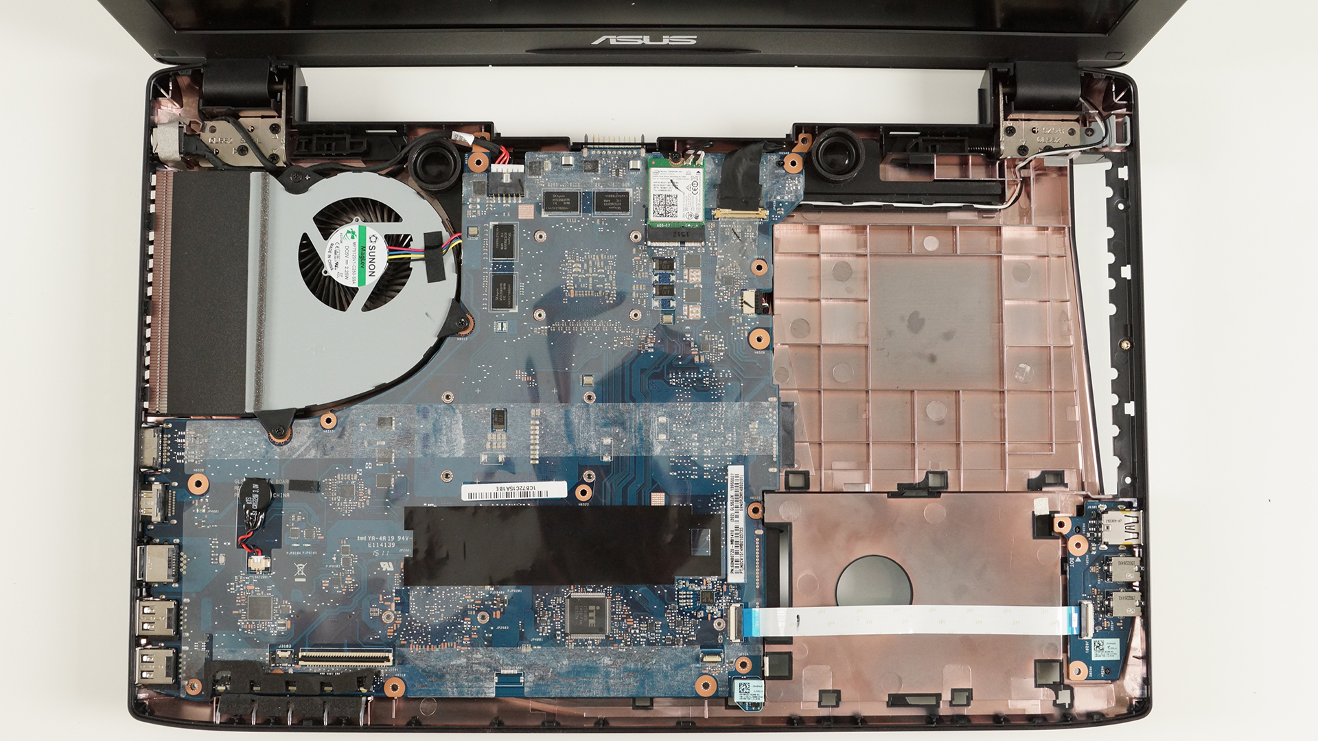 Inside ASUS ROG GL552 - disassembly, photos and upgrade |