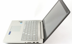 ASUS UX501 side open