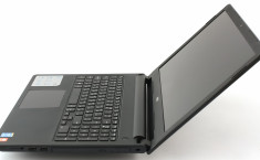 Dell Inspiron 5551 wide open