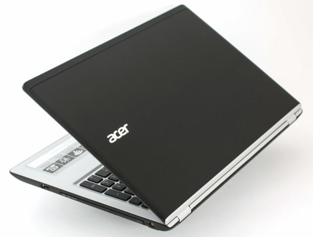 Acer V15 2 back1