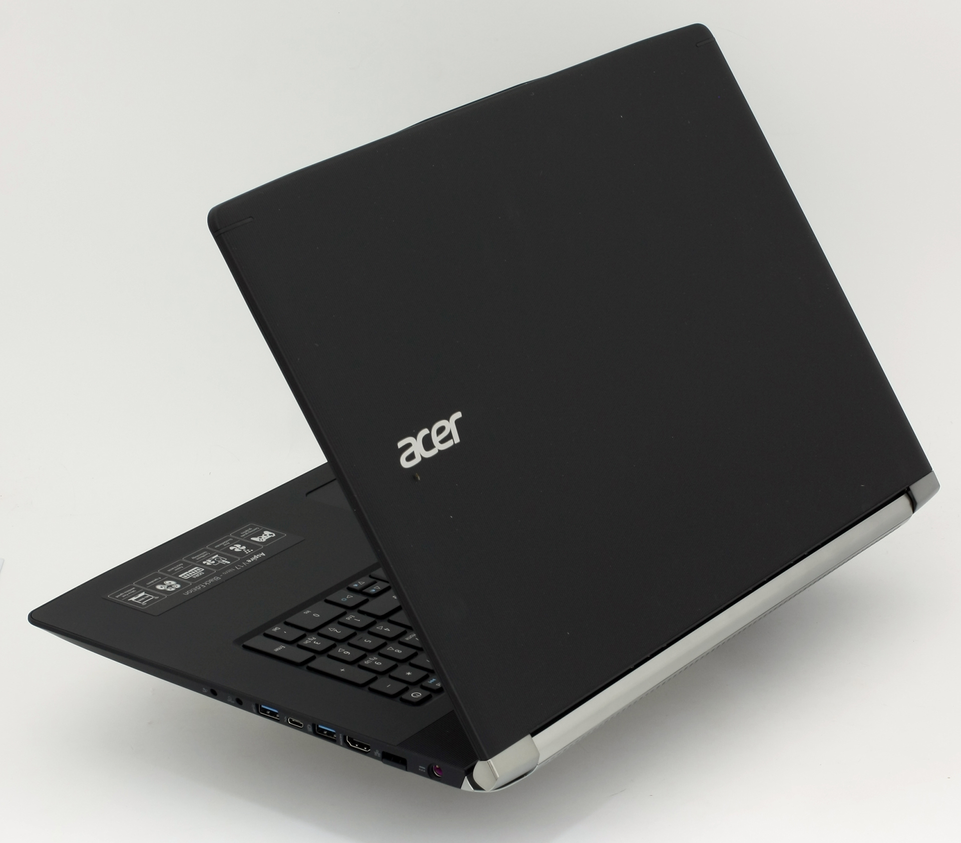 bad Muf vorst Acer Aspire V17 Nitro Black Edition (VN7-792G) review - a compelling 17-inch  gaming solution that's worth considering over the 15-inch version |  LaptopMedia.com