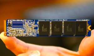 Phison-M.2-NVMe-110-SSD-Back1