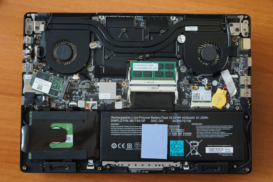 Inside Gigabyte P34W – disassembly, internal photos and upgrade options ...