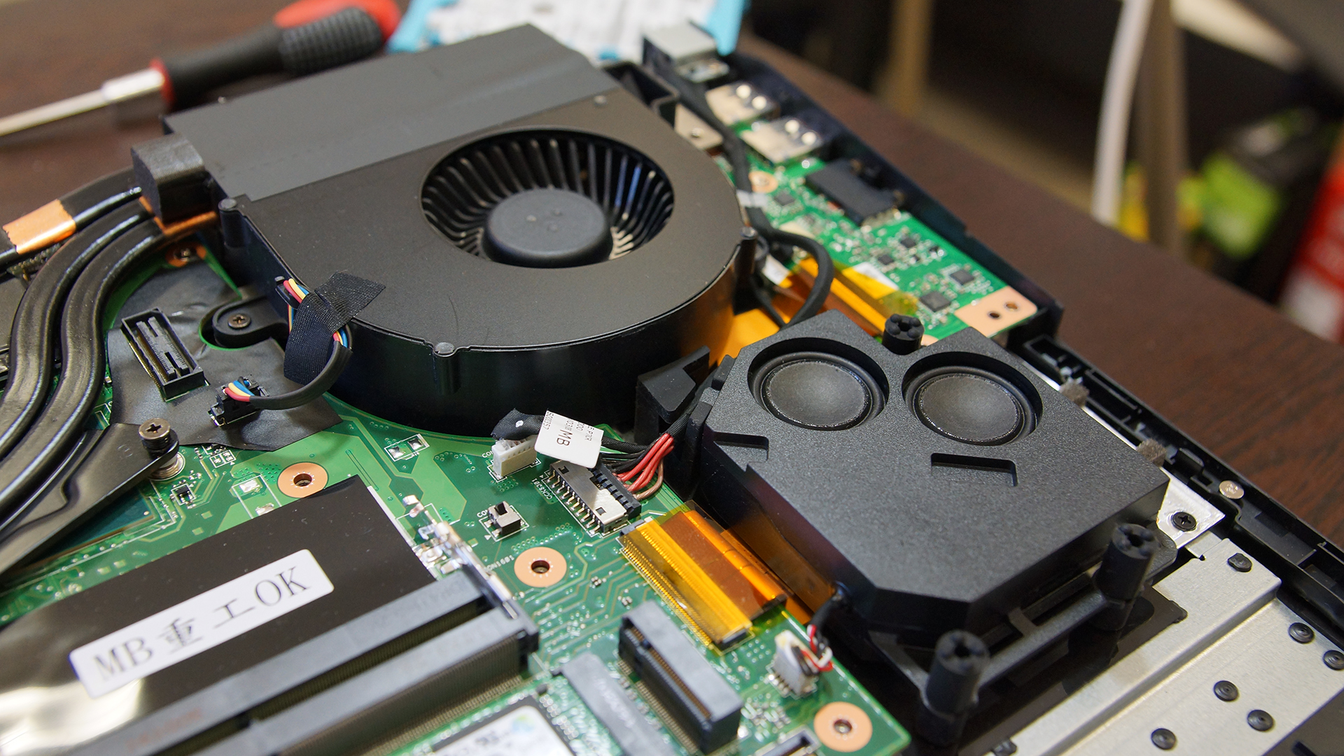 Inside Acer Predator 17X - disassembly, internal photos and upgrade ...