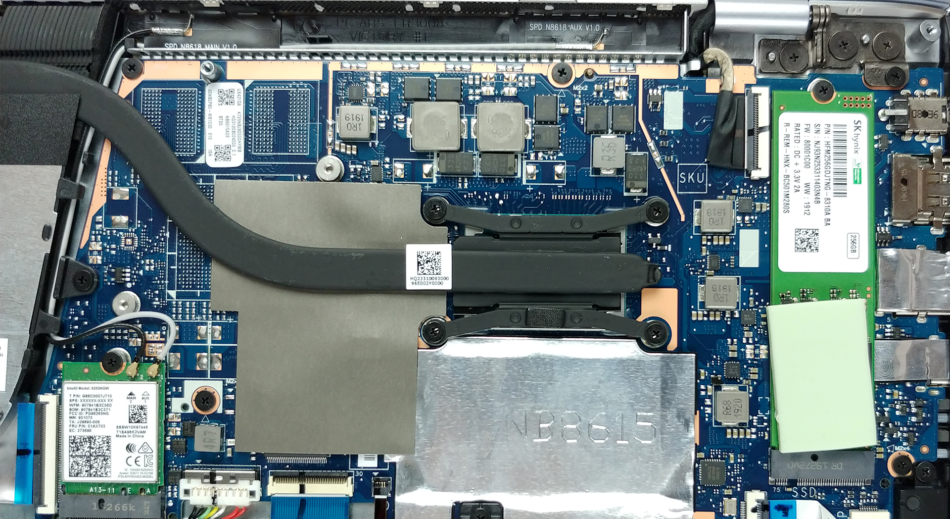 Twisted Ikke moderigtigt bølge Inside ASUS ZenBook 14 UM431 - disassembly and upgrade options |  LaptopMedia.com