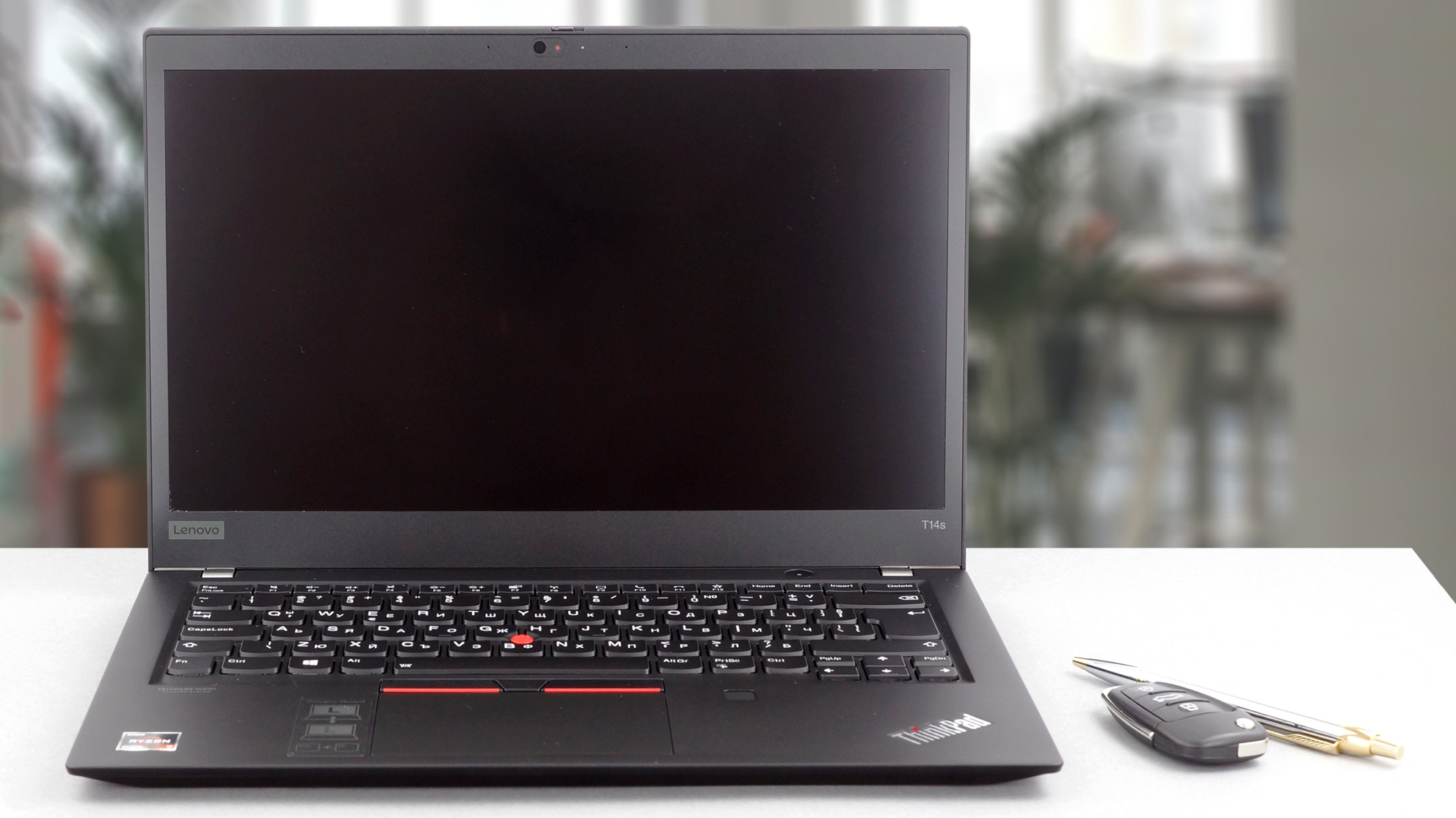 Lenovo ThinkPad T14s review - high-performance processors and a Privacy  Guard that blocks unwanted eyes 
