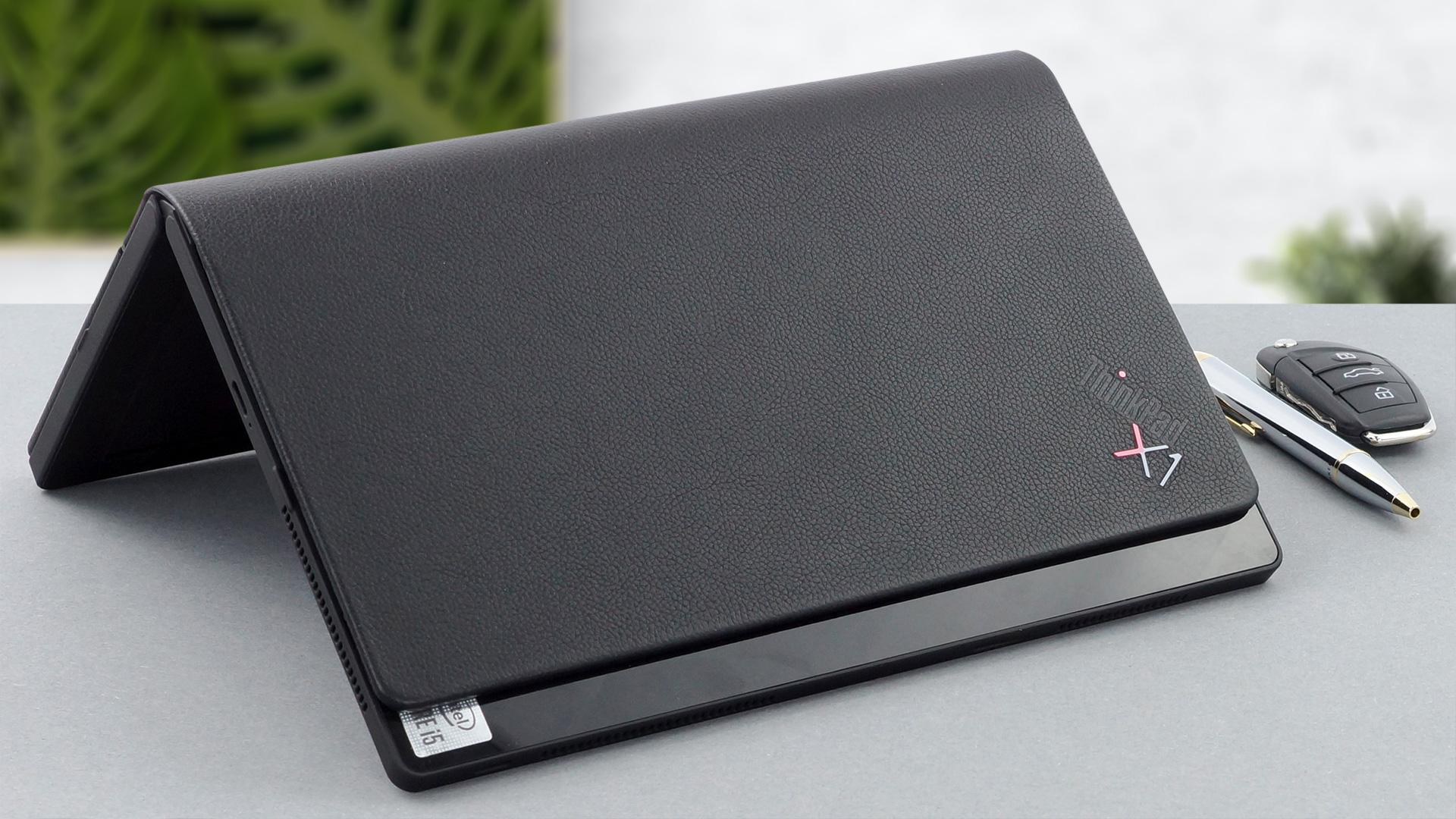 Top 5 reasons to BUY or NOT to buy the Lenovo ThinkPad X1 Fold ...