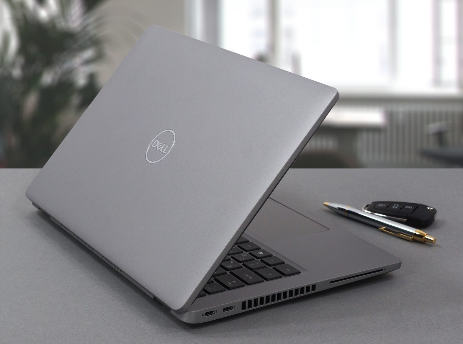 Dell Latitude 14 5420 review - it will effortlessly last you through ...