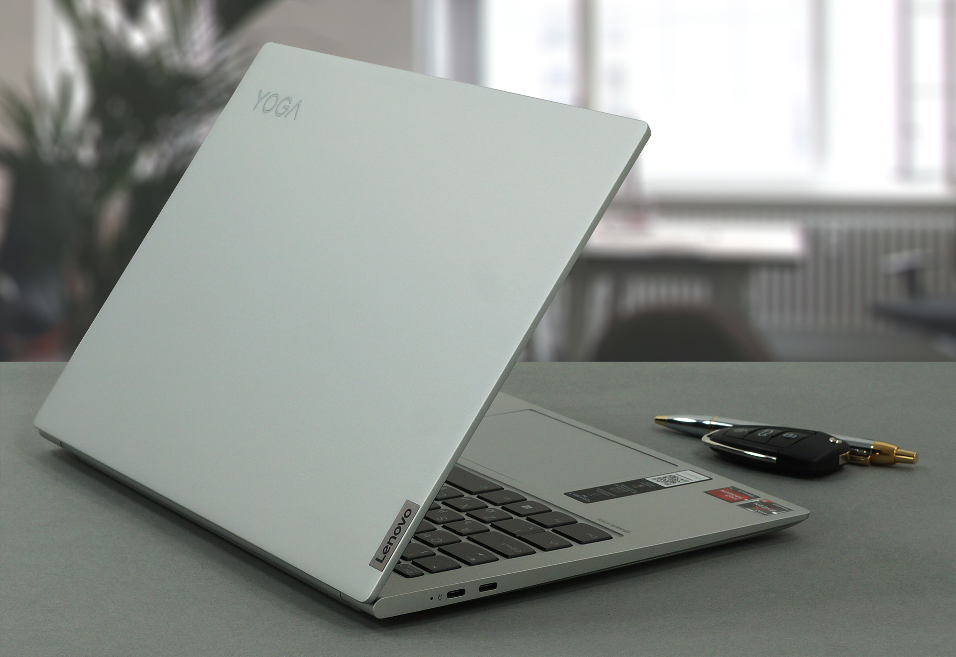 Yoga Slim 7 (14, AMD), Slim 14” AMD-powered laptop