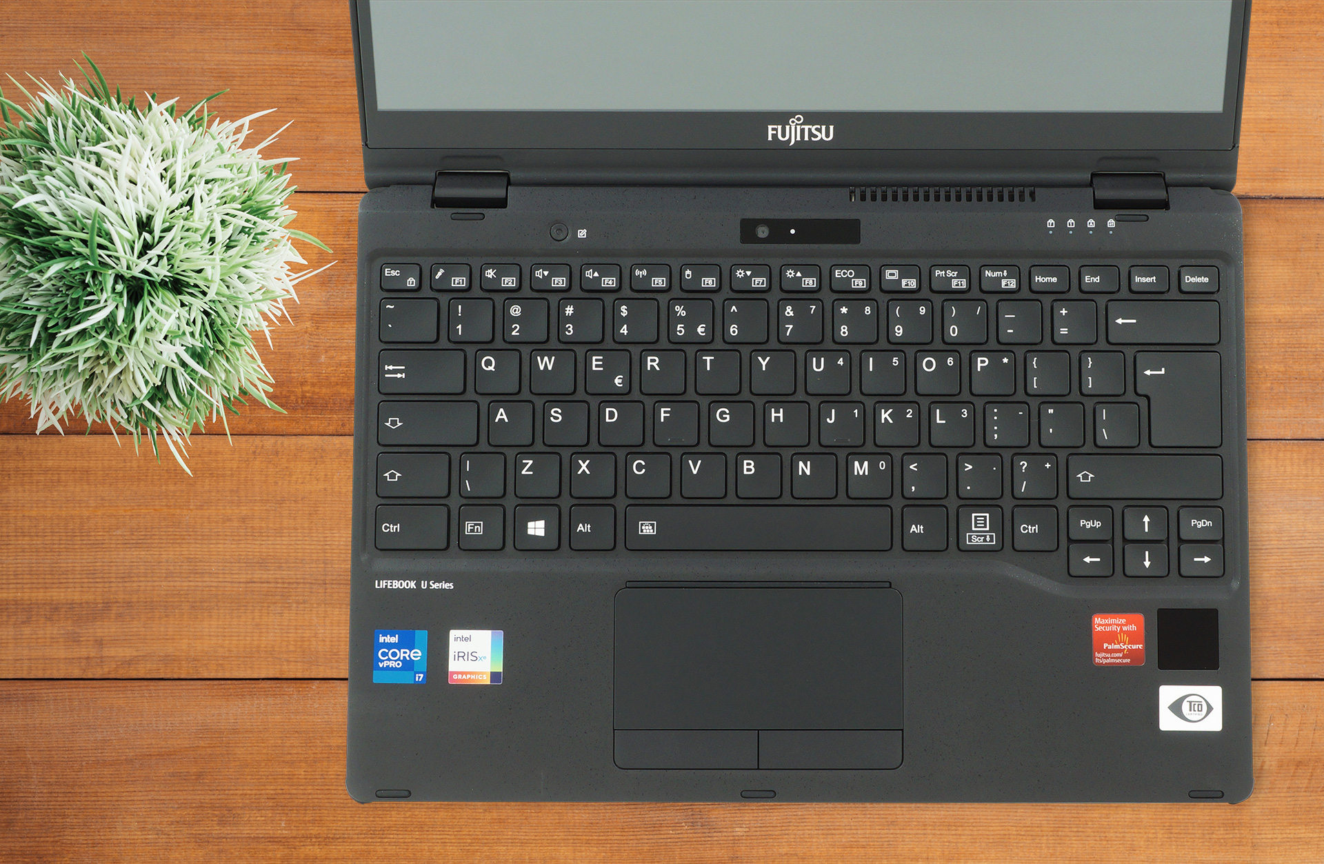 Fujitsu LifeBook U9311X review - extremely light but oddly capable