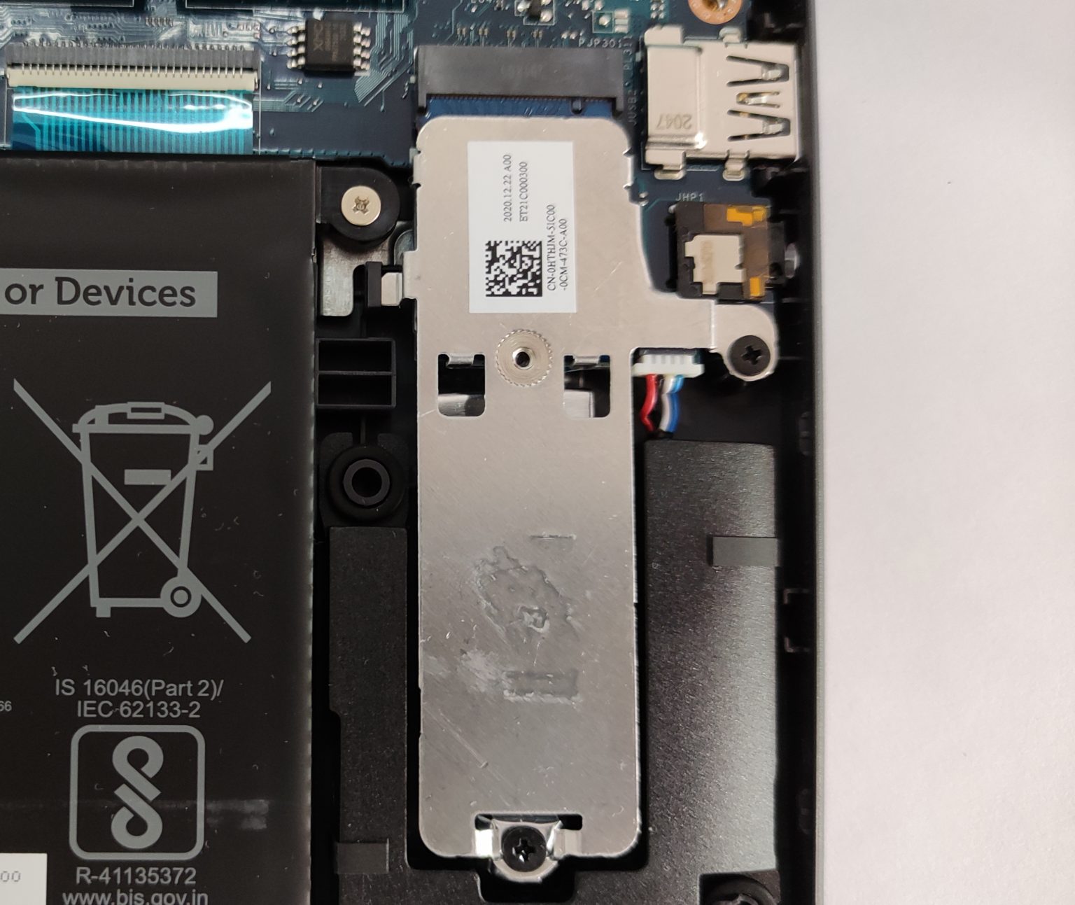 Inside Dell Vostro 14 3401 – disassembly and upgrade options ...