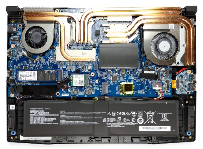 Inside MSI Alpha 15 (B5Ex) - disassembly and upgrade options ...