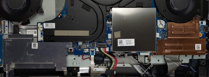 Inside Lenovo Legion 5i (17" Intel, 2021) - Disassembly And Upgrade ...