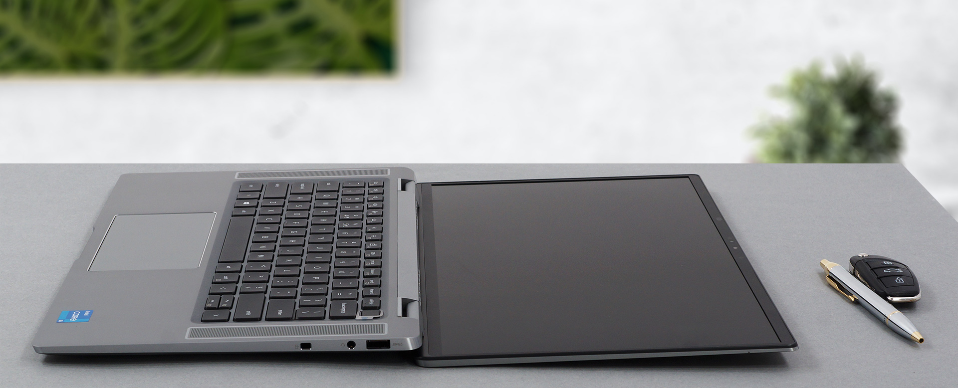 Dell Latitude 15 9520 review - new year, same issues | LaptopMedia.com