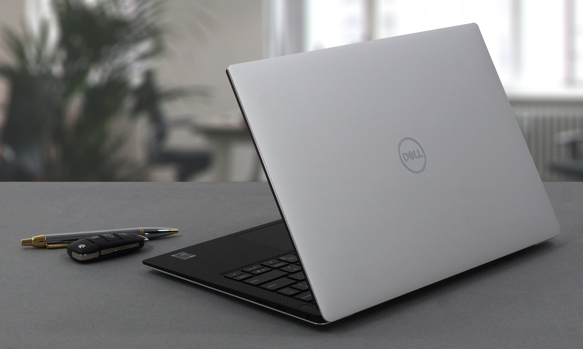 Dell XPS 13 9305 review - old but sleek chassis with new hardware