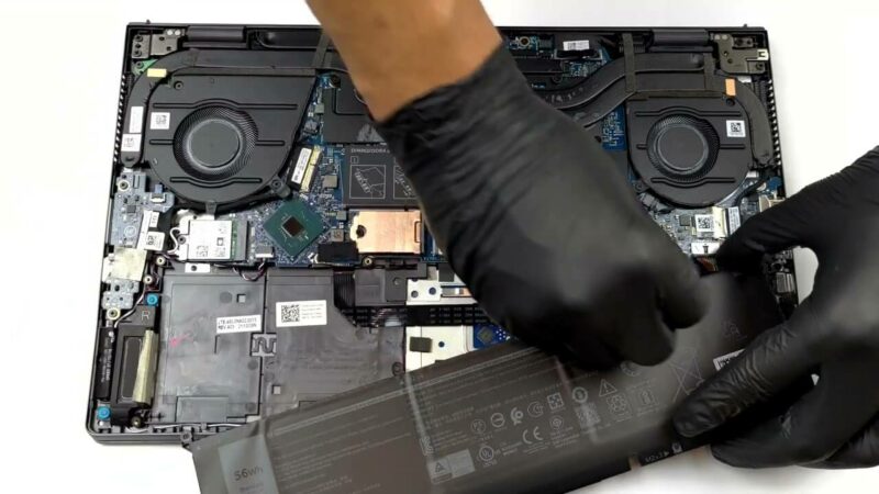 Dell Vostro 15 7510の内部 - 分解とアップグレードのオプション