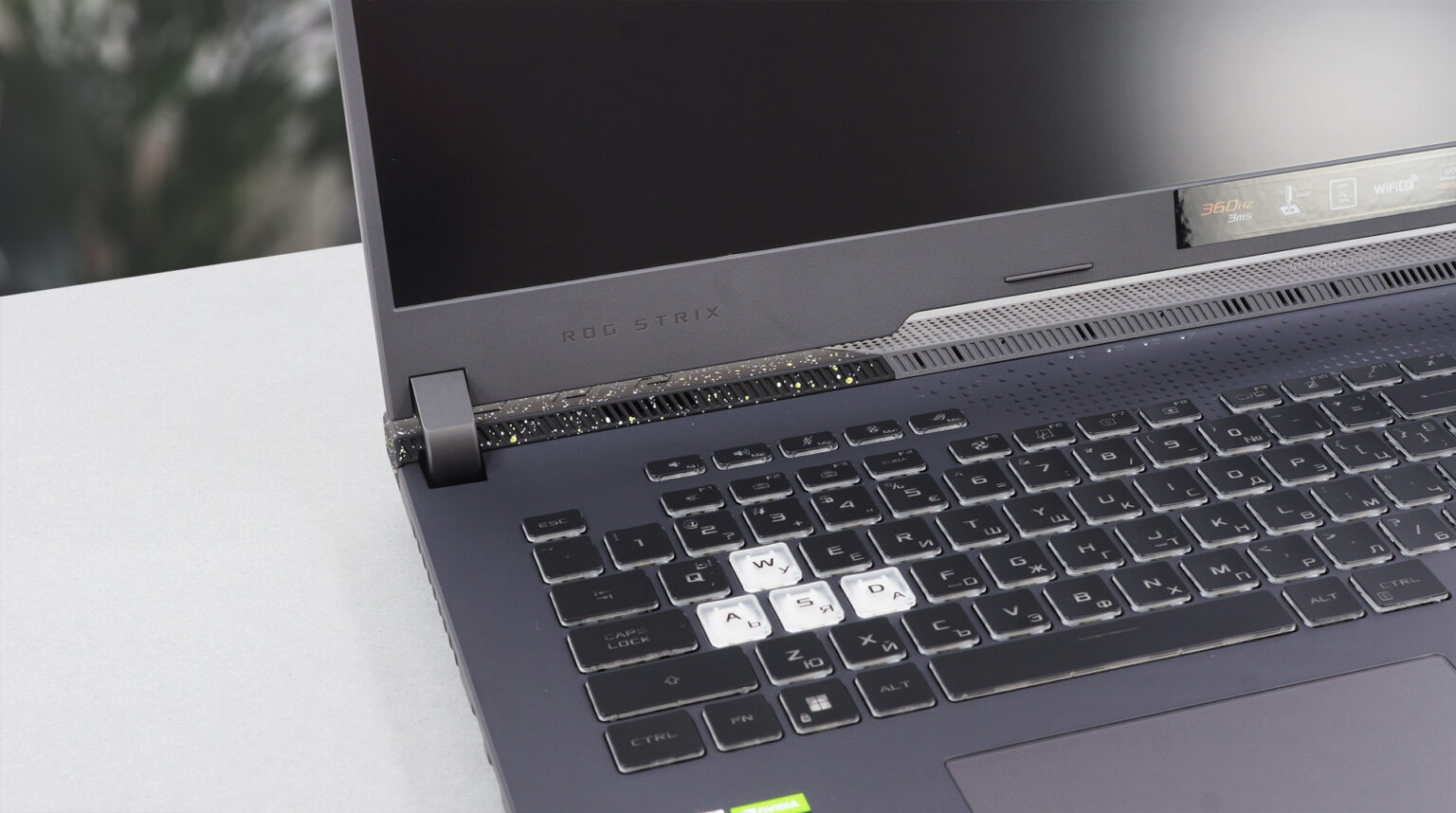 ASUS ROG Strix G17 G713R (2022) review - its display refreshes faster ...