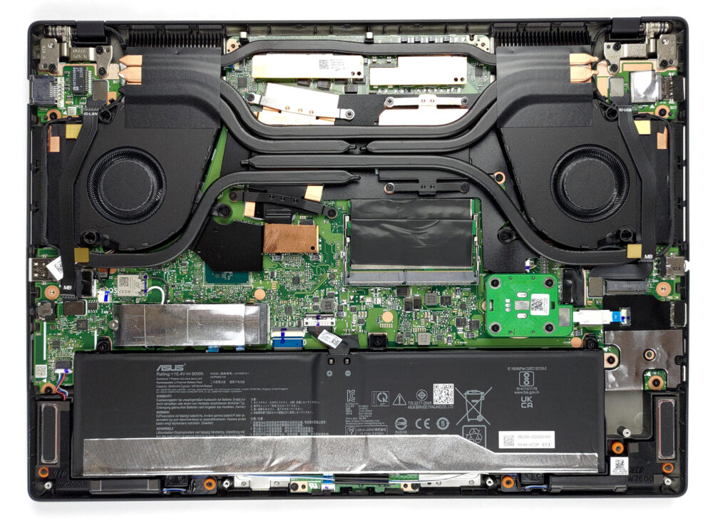 Inside ASUS ProArt Studiobook 16 OLED (W7600) - disassembly and