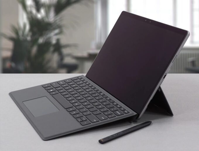 Dell Latitude 7320 détachable : une tablette inspirée de la Surface Pro