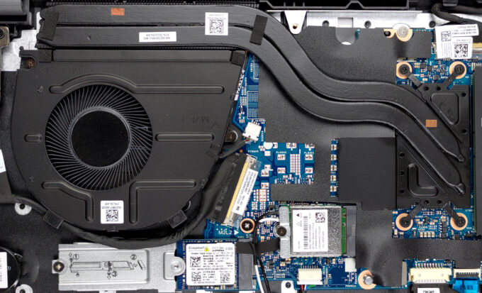 Inside Dell Vostro 16 5625 - disassembly and upgrade options ...