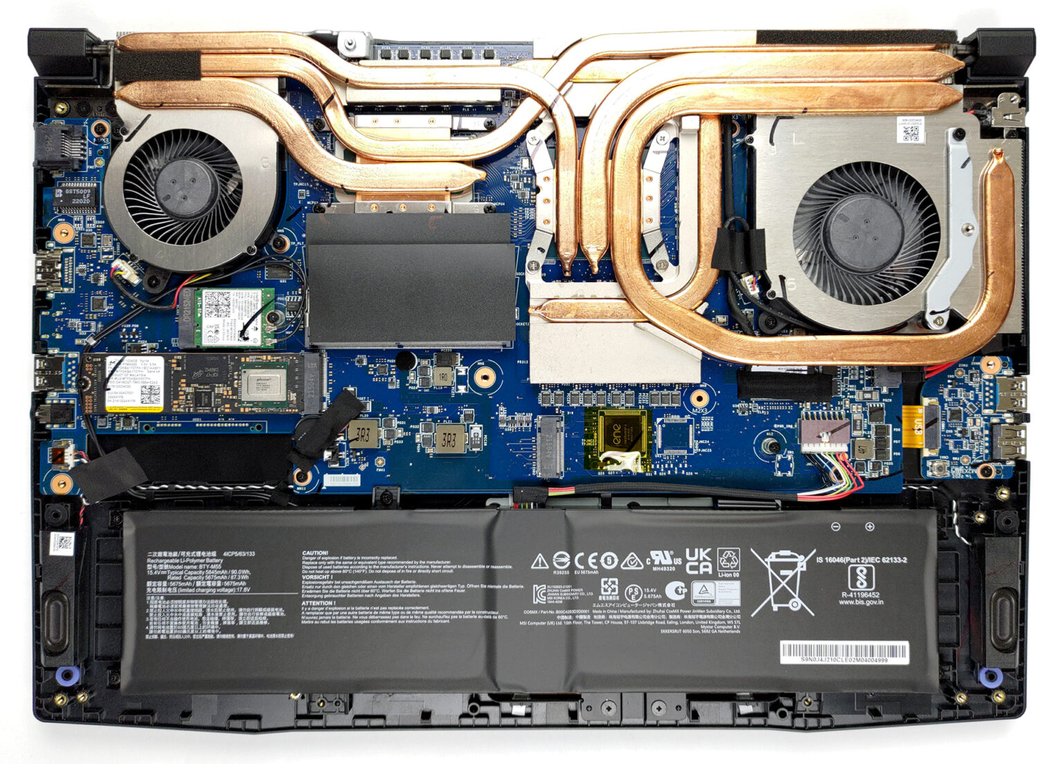 Inside MSI Crosshair 15 (B12Ux) - disassembly and upgrade options ...