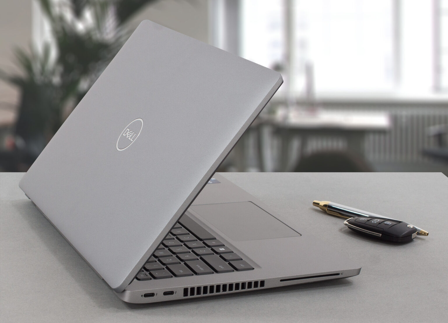 Dell Latitude 14 5430 review | LaptopMedia.com