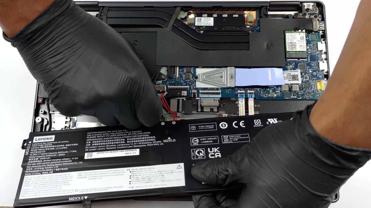 Inside Lenovo Yoga 7i (14