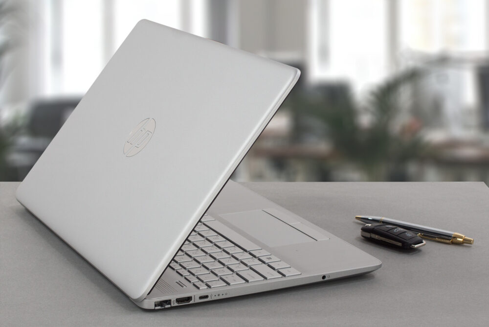HP 15 (15-dw4000) review | LaptopMedia.com