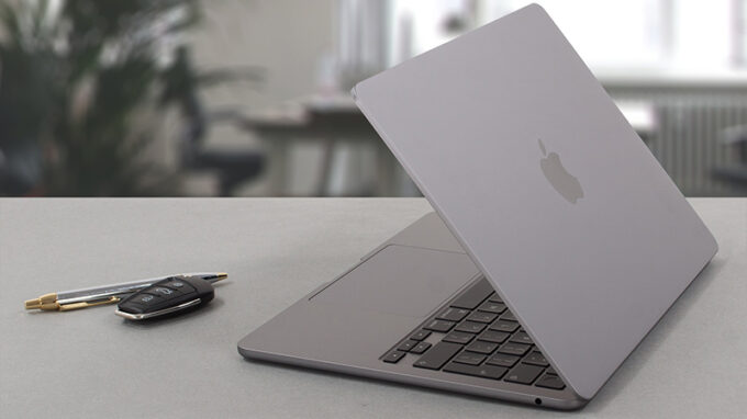 苹果MacBook Air (M2, 2022)回顾| LaptopMedia 中国
