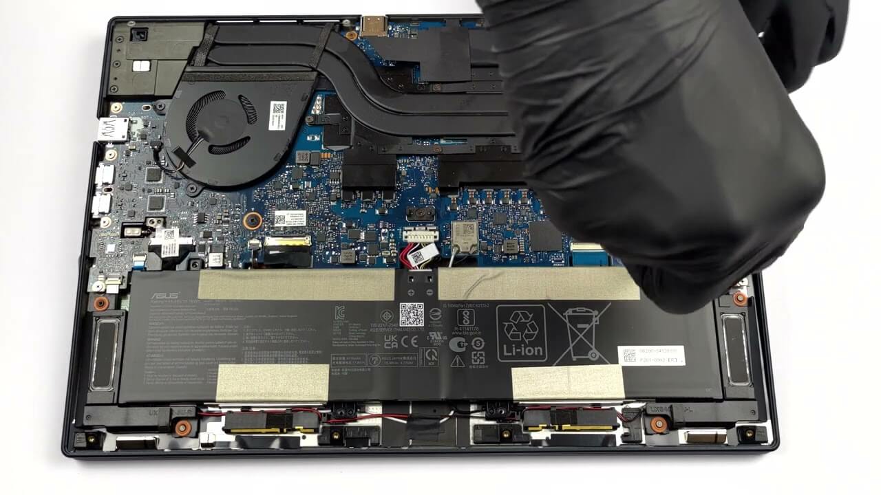 Inside ASUS Zenbook Pro 14 Duo OLED (UX8402) - disassembly and upgrade ...