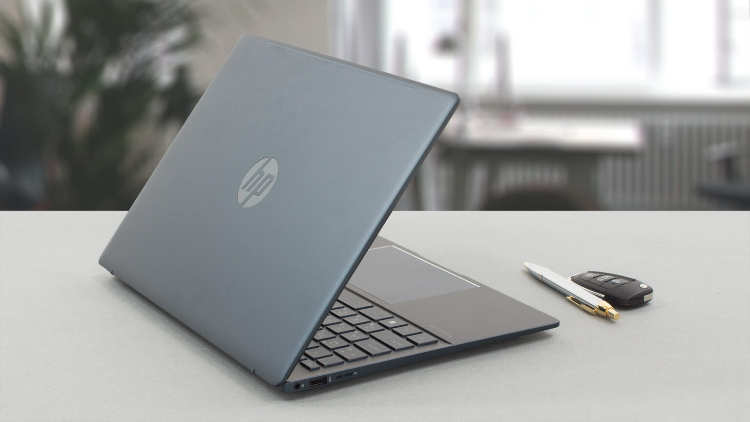 HP Pavilion Plus 14 (14eh0000) review LaptopMedia Canada