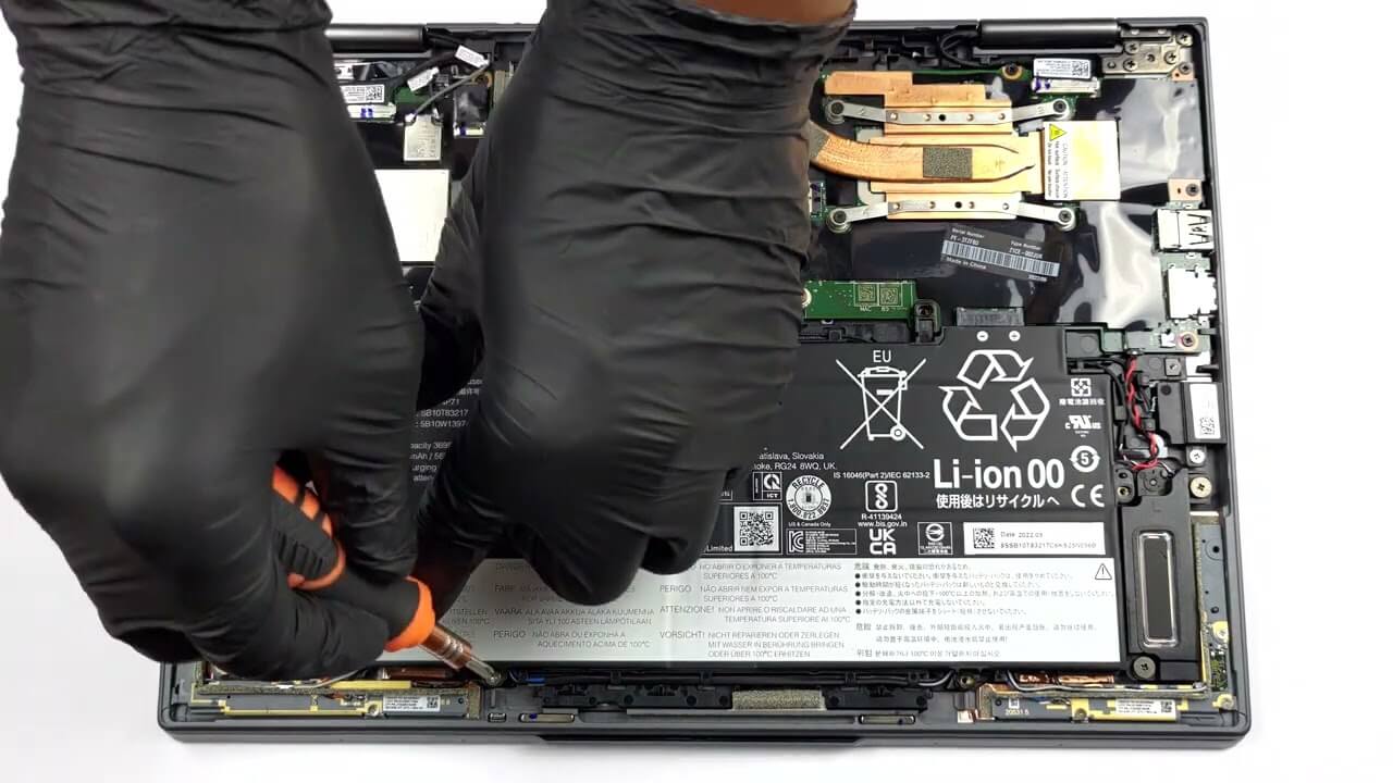 Inside Lenovo ThinkPad X1 Yoga Gen 7 - disassembly and upgrade options ...