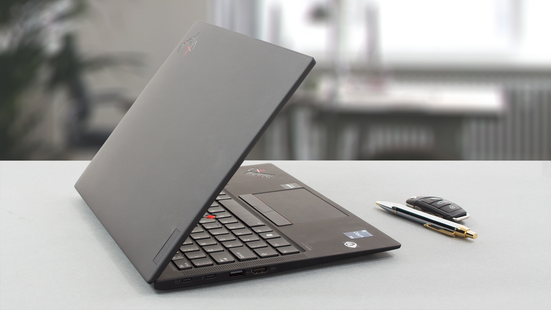 联想ThinkPad X1 Carbon第十代评测| LaptopMedia 中国