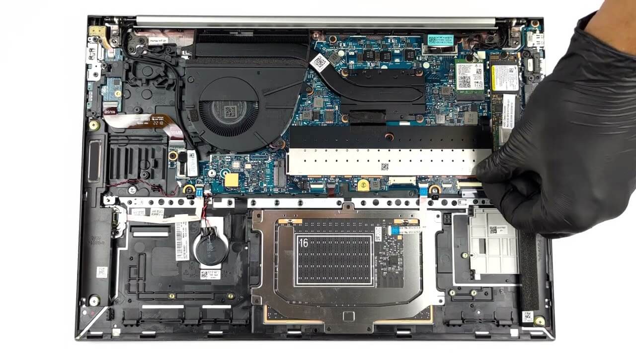 HP EliteBook 860 G9の開け方 - 分解とアップグレードオプション