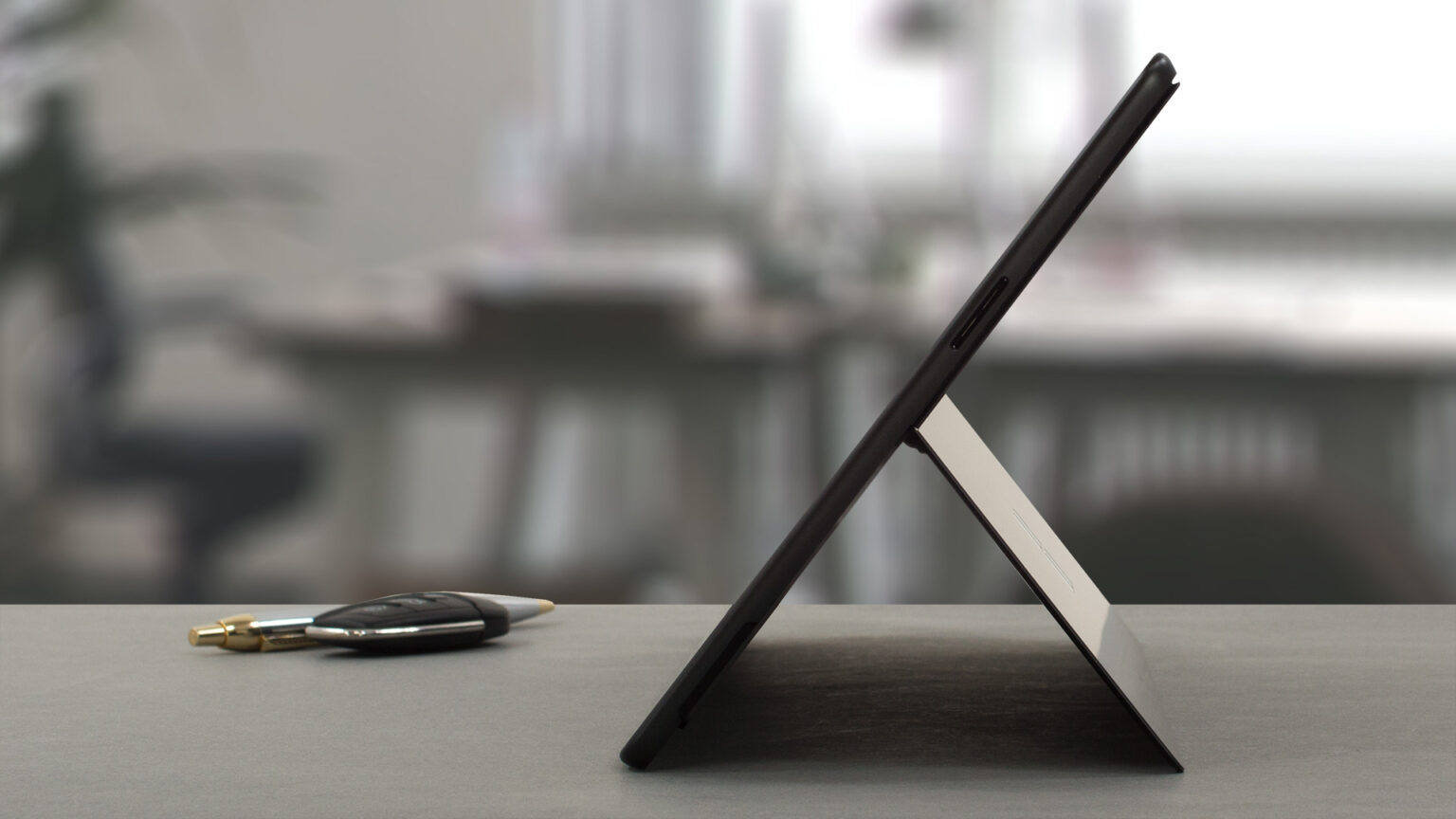微软Surface Pro 9 - 前5个优点和缺点 | LaptopMedia 中国