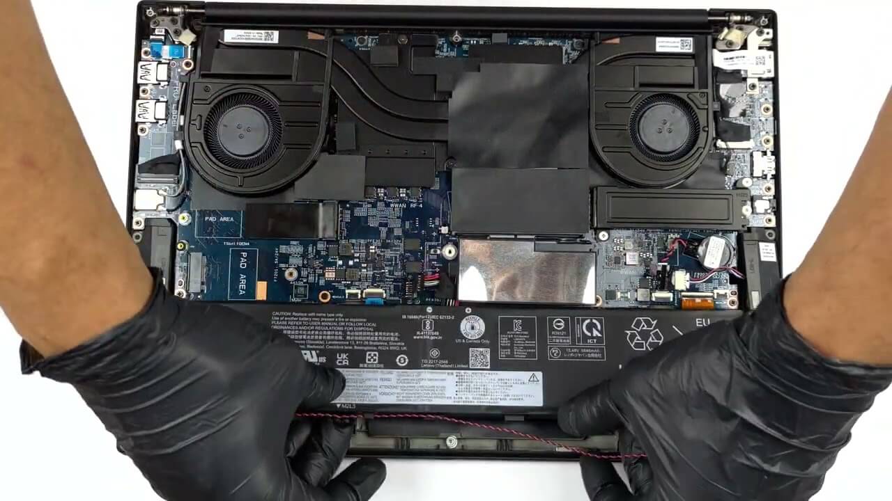 Lenovo p1 Gen3 の16GBメモリー x2枚 64GBに換装し不要に