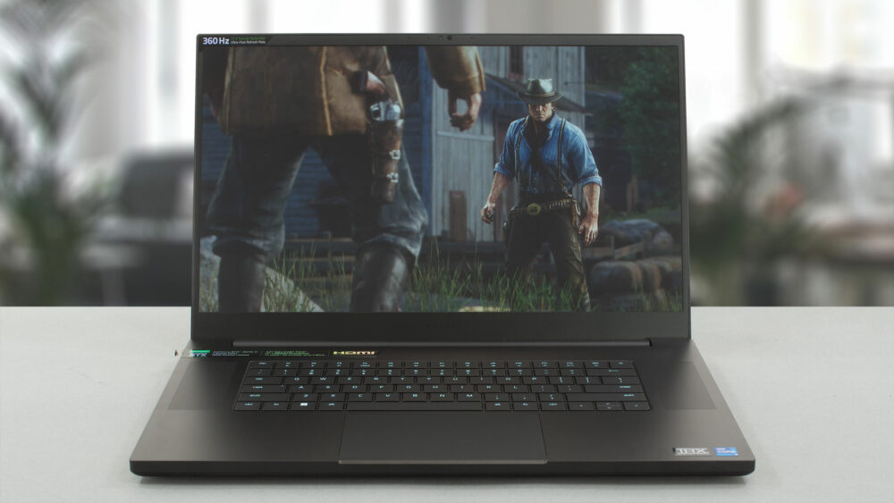 Razer Blade 17 (2022) review - we were not expecting this 