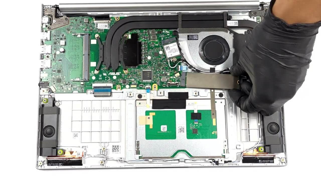 ASUS Vivobook 16X (M1603)の開封方法 - 分解とアップグレード