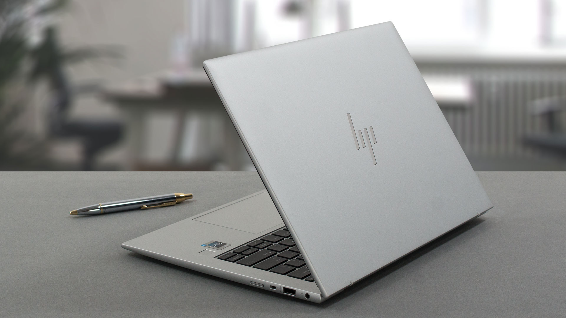 HP EliteBook 1040 G9 review - great build quality and a lot of features ...