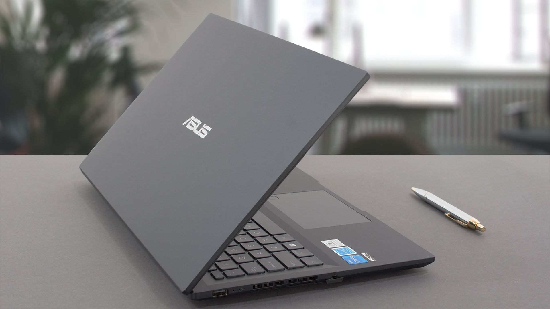 ASUS ExpertBook B1 (B1502) review - business features on the