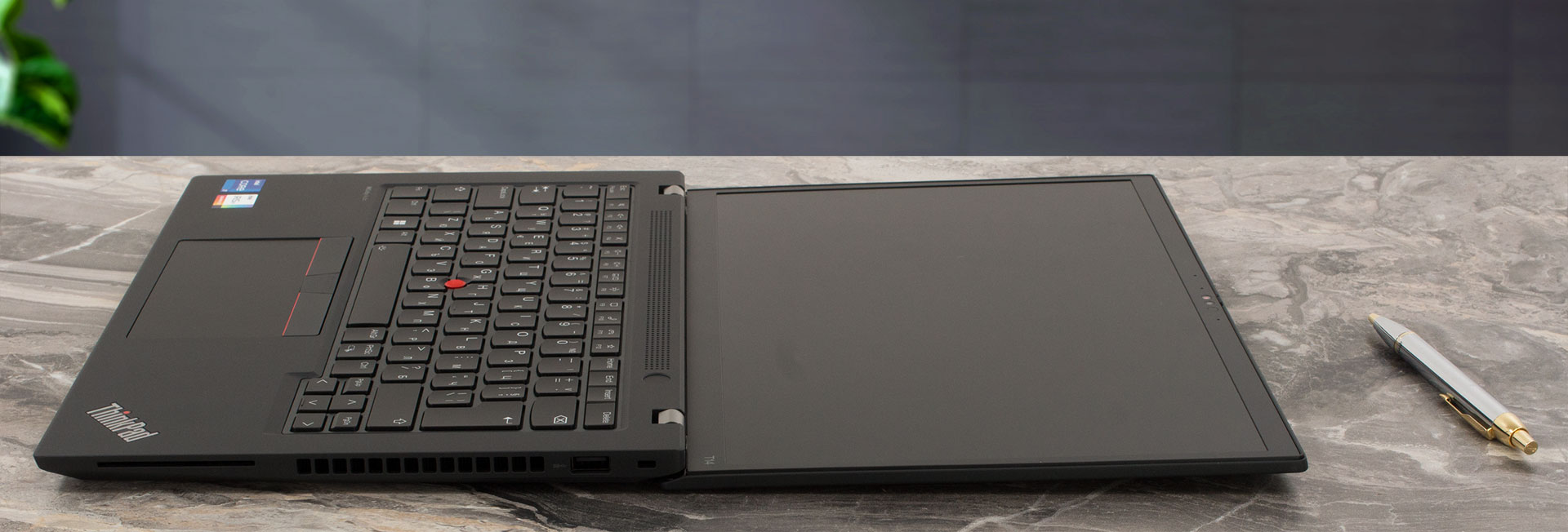 レノボ ThinkPad T14 Gen 4 レビュー - 静かでパワフルなビジネス