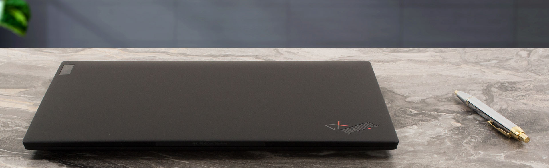 レノボ ThinkPad X1 Carbon Gen 11 レビュー - 超軽量で