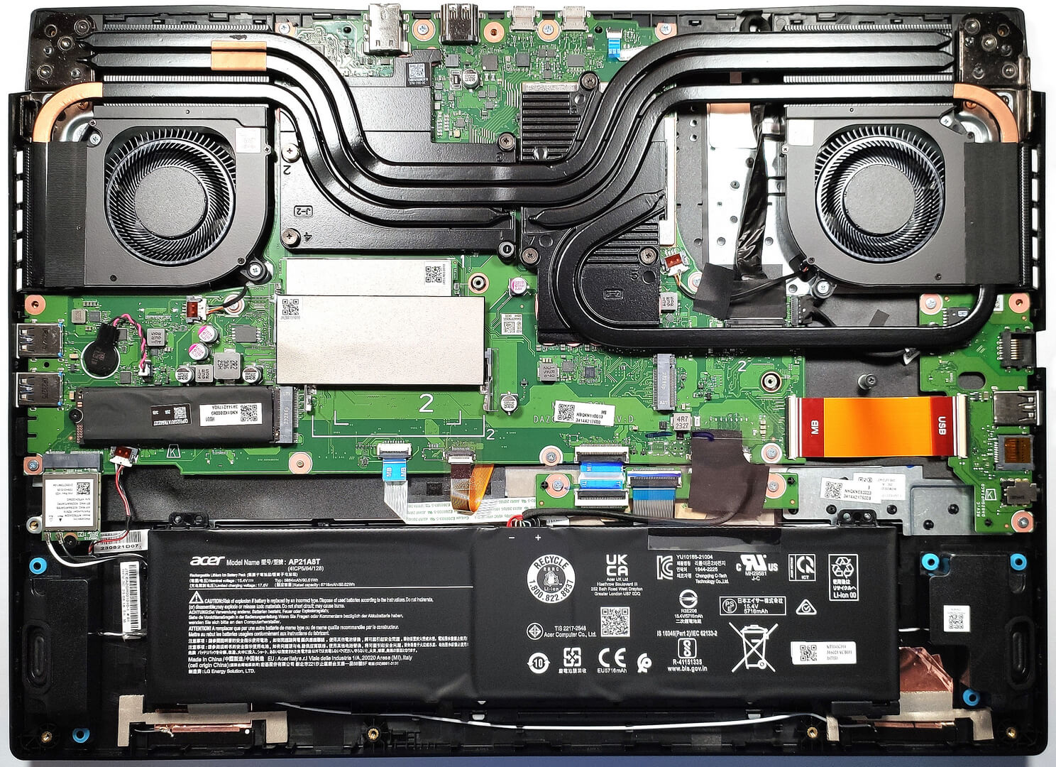  Acer Nitro 17 Gaming Laptop, AMD Ryzen 7 7840HS Octa-Core CPU, NVIDIA GeForce RTX 4060 Laptop GPU, 17.3 QHD 165Hz IPS Display, 1TB  Gen 4 SSD