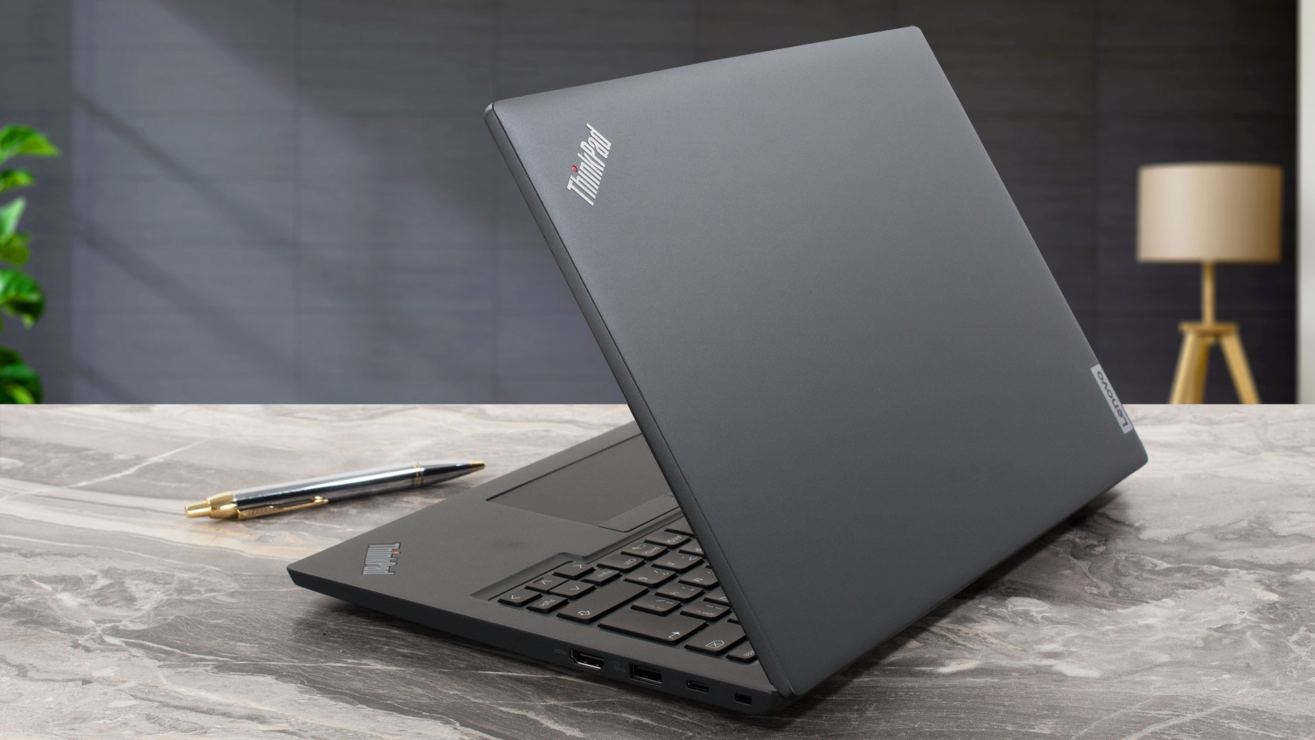 レノボ ThinkPad L13 Gen 4 (Intel) レビュー - 静音冷却ファン