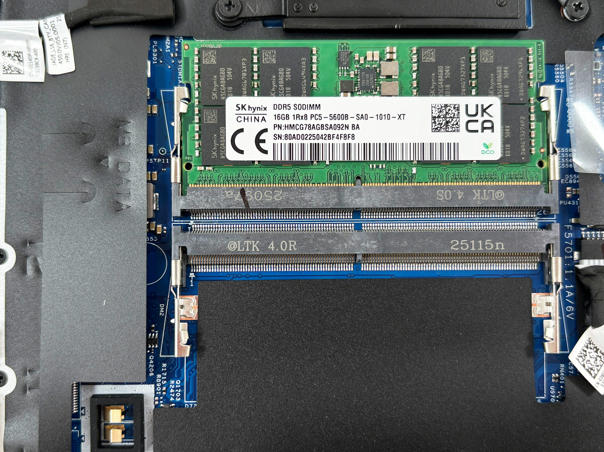 Dell Pro 16（PC16250）の開け方 - 分解とアップグレードオプション