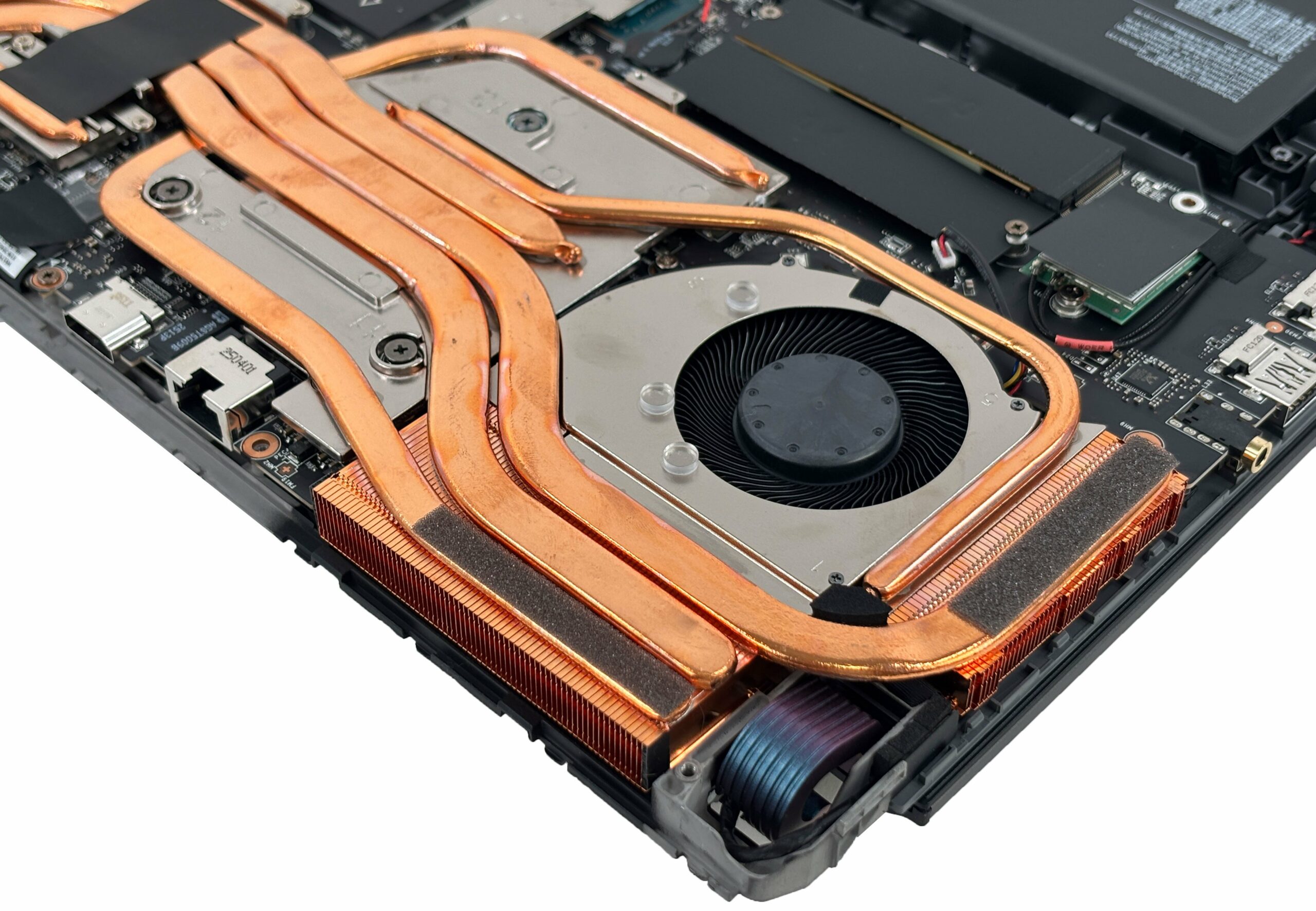 MSI Vector 17 HX AI A2XW nasıl açılır - sökme ve yükseltme