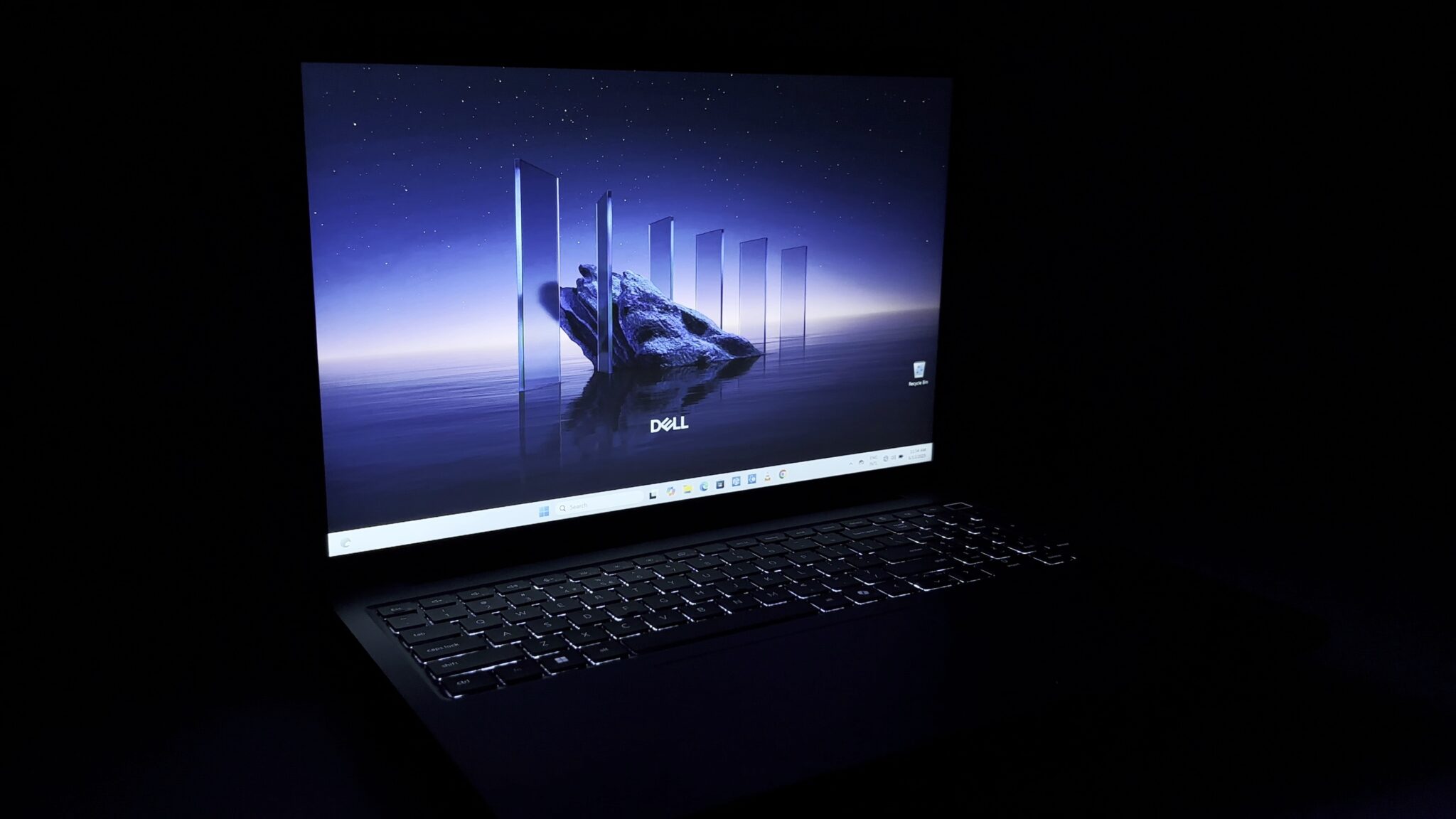 Dell Pro Max 16 (MC16250) Review - Built for Work, Built to Last ...