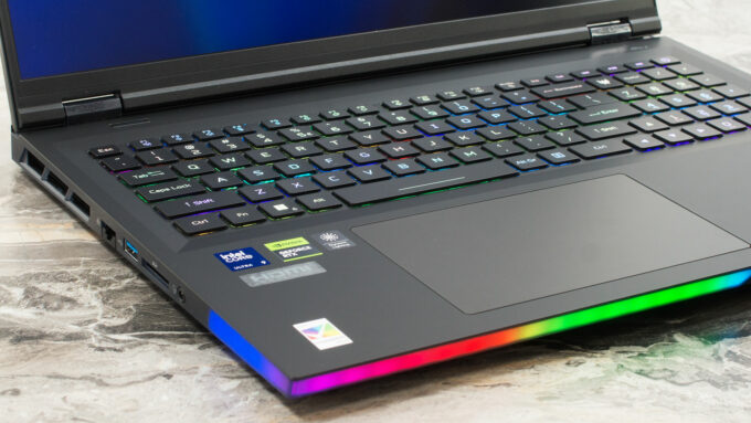 Acer Predator Helios 18 AI (PH18-73) laptop, keyboard left
