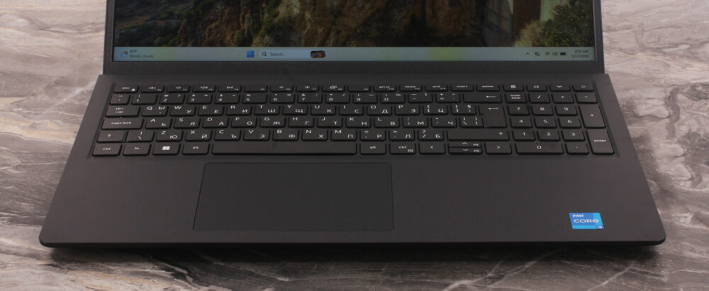 Dell 15 (DC15250) laptop, keyboard and touchpad
